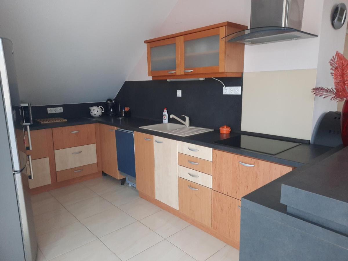 Fitt Apartman Lenti Luaran gambar