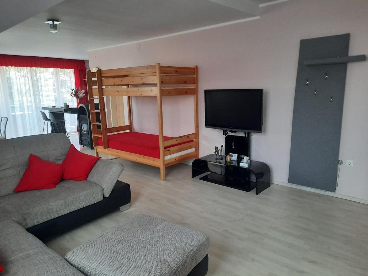 Fitt Apartman Lenti Luaran gambar