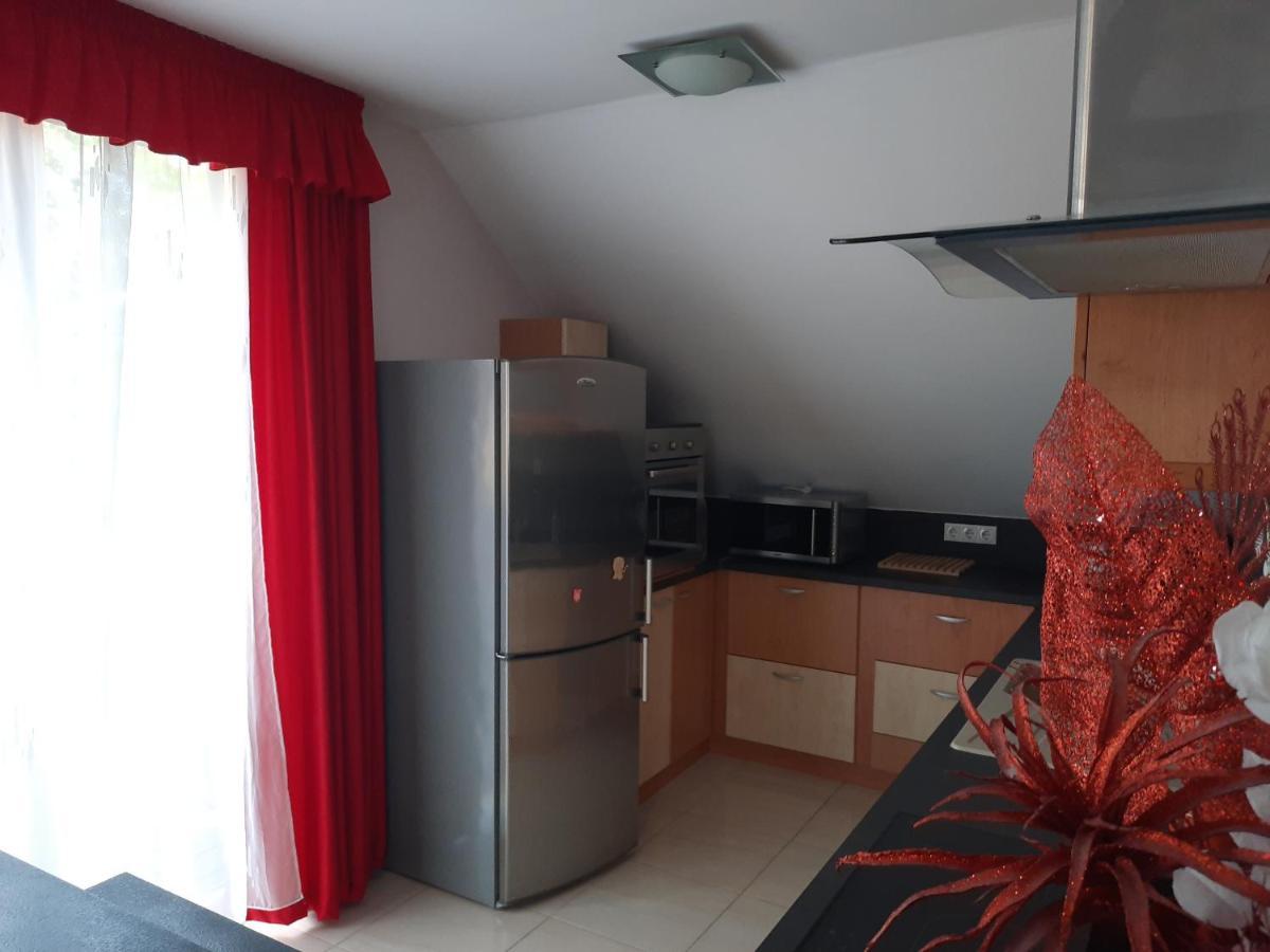 Fitt Apartman Lenti Luaran gambar